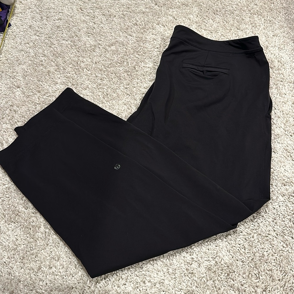 women’s lululemon straight leg pant !